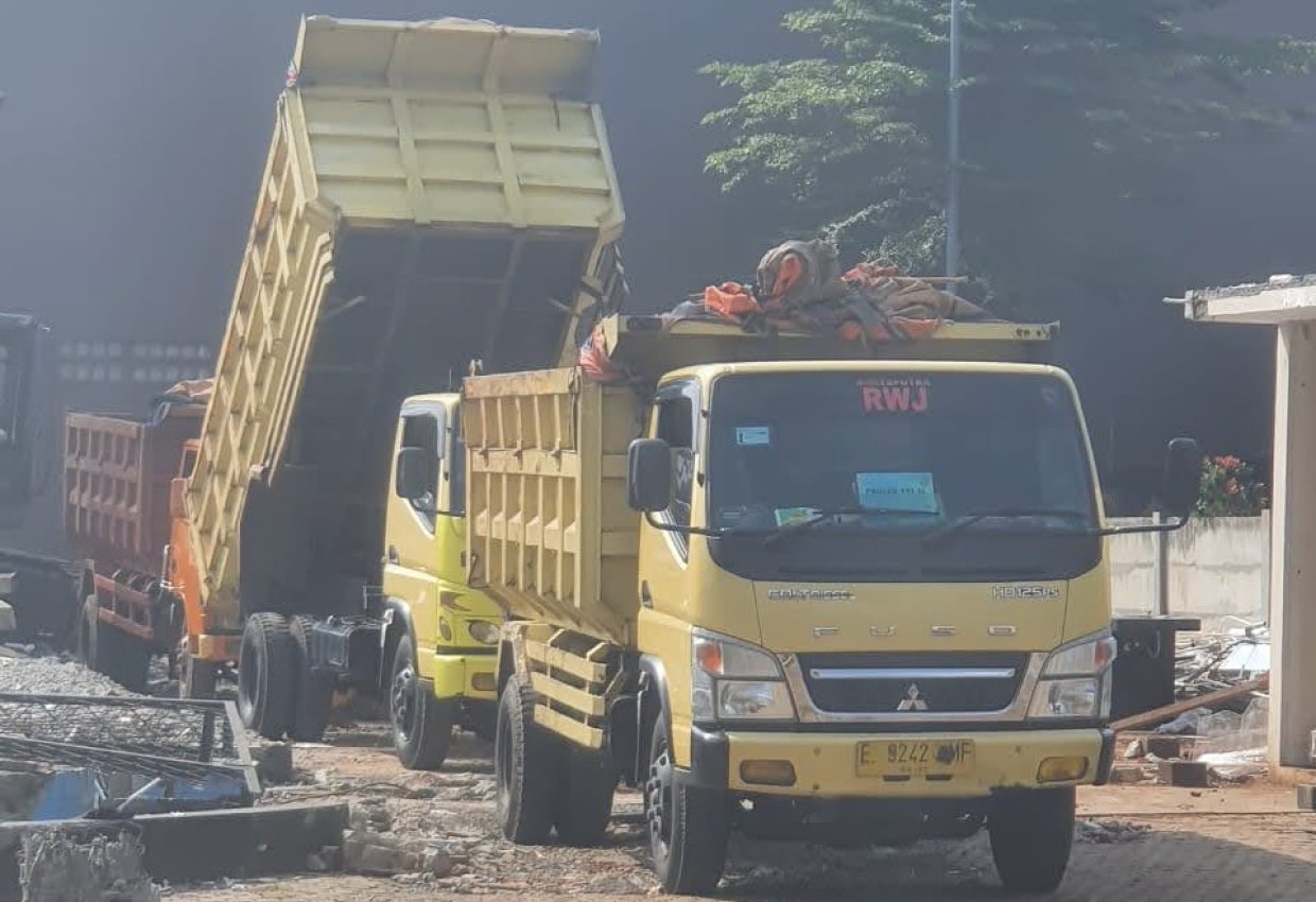 Buang Puing Jakarta Timur
